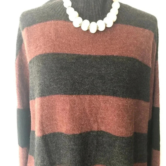 Treasure and Bond color block tunic sweater - Picture 6 of 10